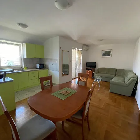Dunja Apartment Malinska