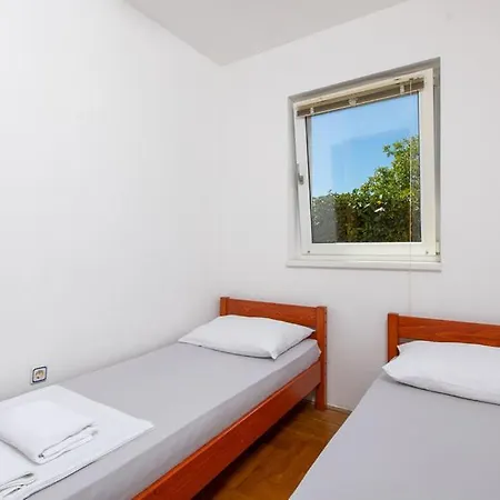 Dunja Apartment *
