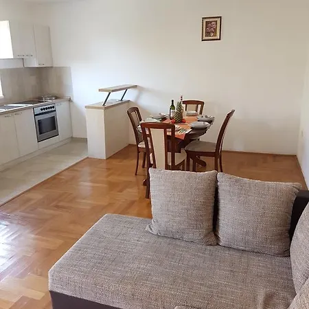 Apartment Dunja *