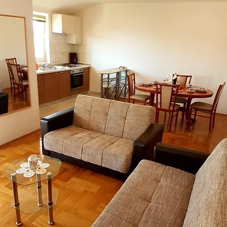Dunja Apartment *