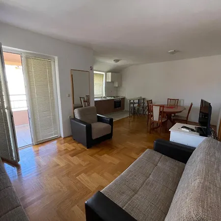 Dunja マリンスカ